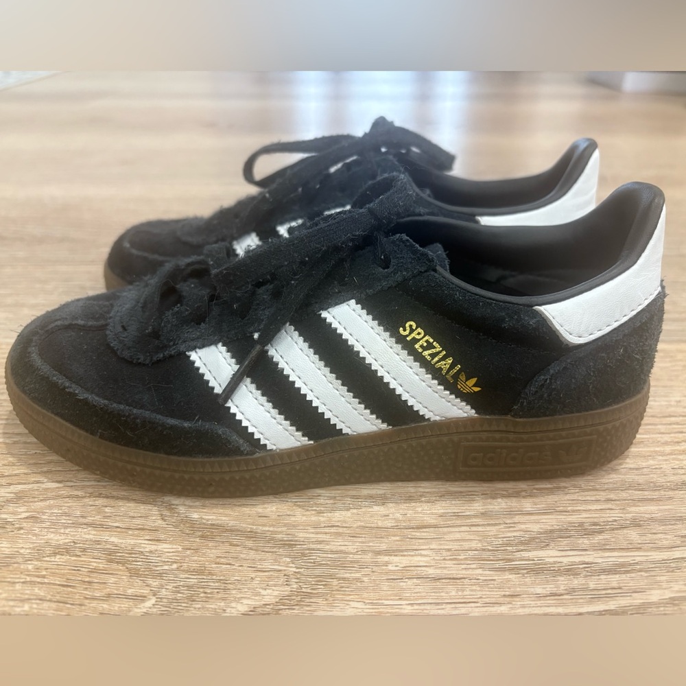 Adidas Handball Spezial Black White Gum Suede‎ Sneakers Youth 1 EU 32